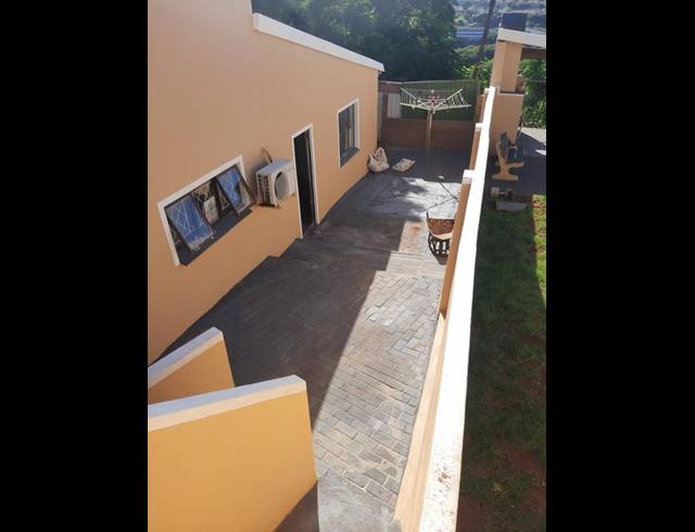 4 BEDROOM PROPERTY TO RENT IN BLUFF